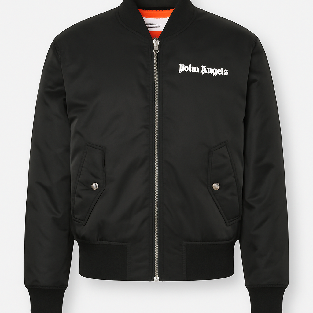 CHAQUETA NEGRA PALM ANGELS ESTILO BOMBER, CON CUELLO DE TELA, ABERTURA DE CIERRE METÁLICO Y BOLSILLOS CON BOTONES A PERSIÓN. LOGOTIPO EN PECHO