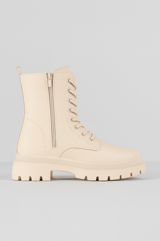 BOTAS MILITARES DE CUERO SINTÉTICO CON CORDONES Y SUELA TRACK