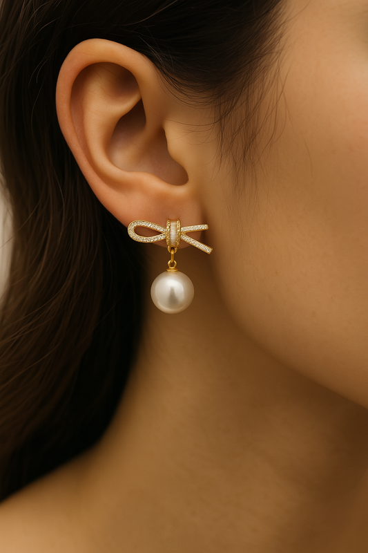 ARETE DORADO CON LAZO DIAMANTADO Y PERLA COLGANTE A3750