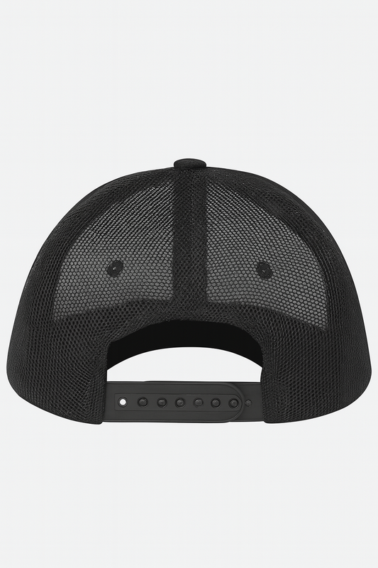 GORRA NEGRA DE VISERA Y MALLA POSTERIOR