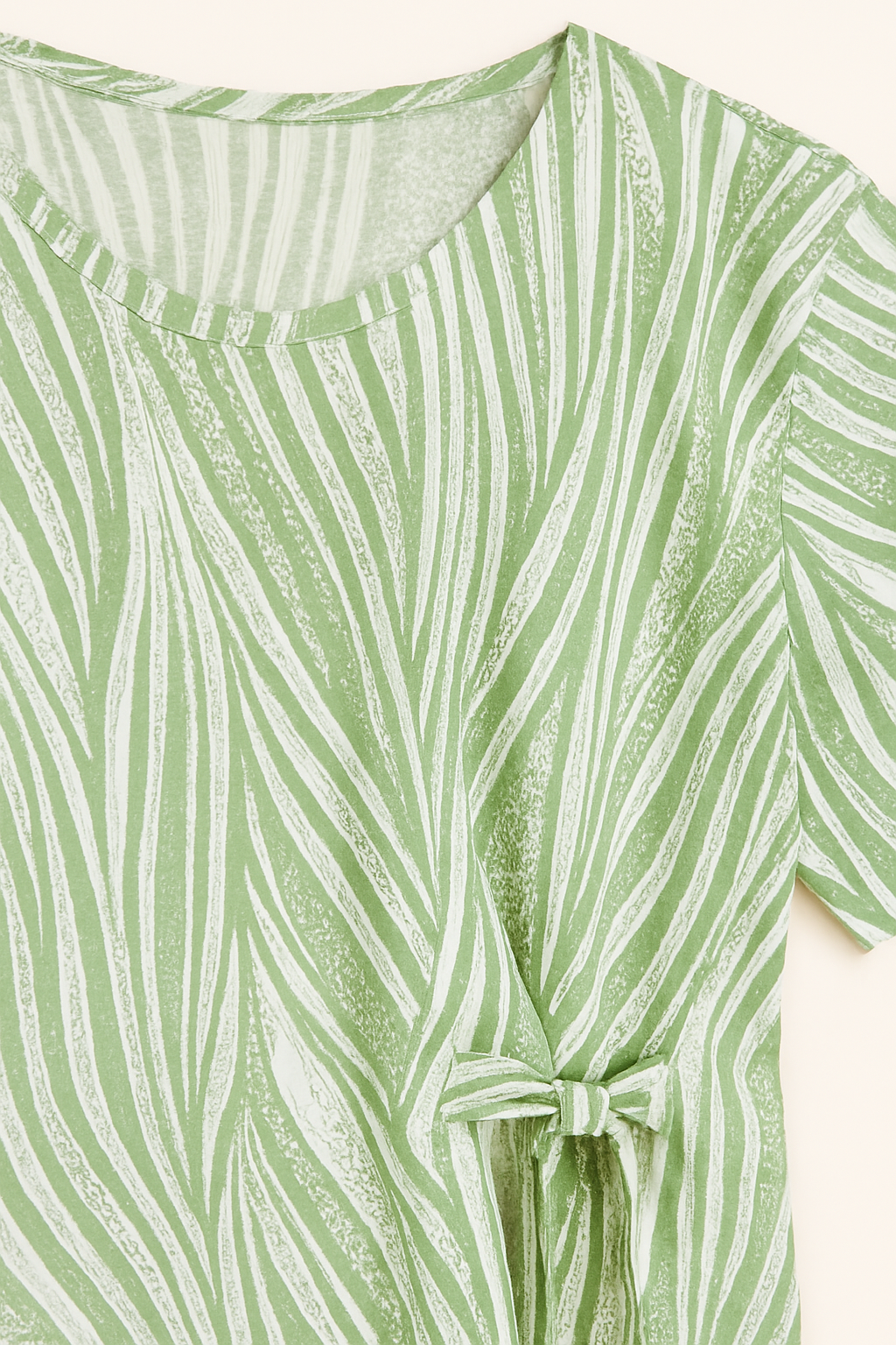 BLUSA DAMA ESTAMPADO VERDE CON TIRAS PARA LAZO LATERAL