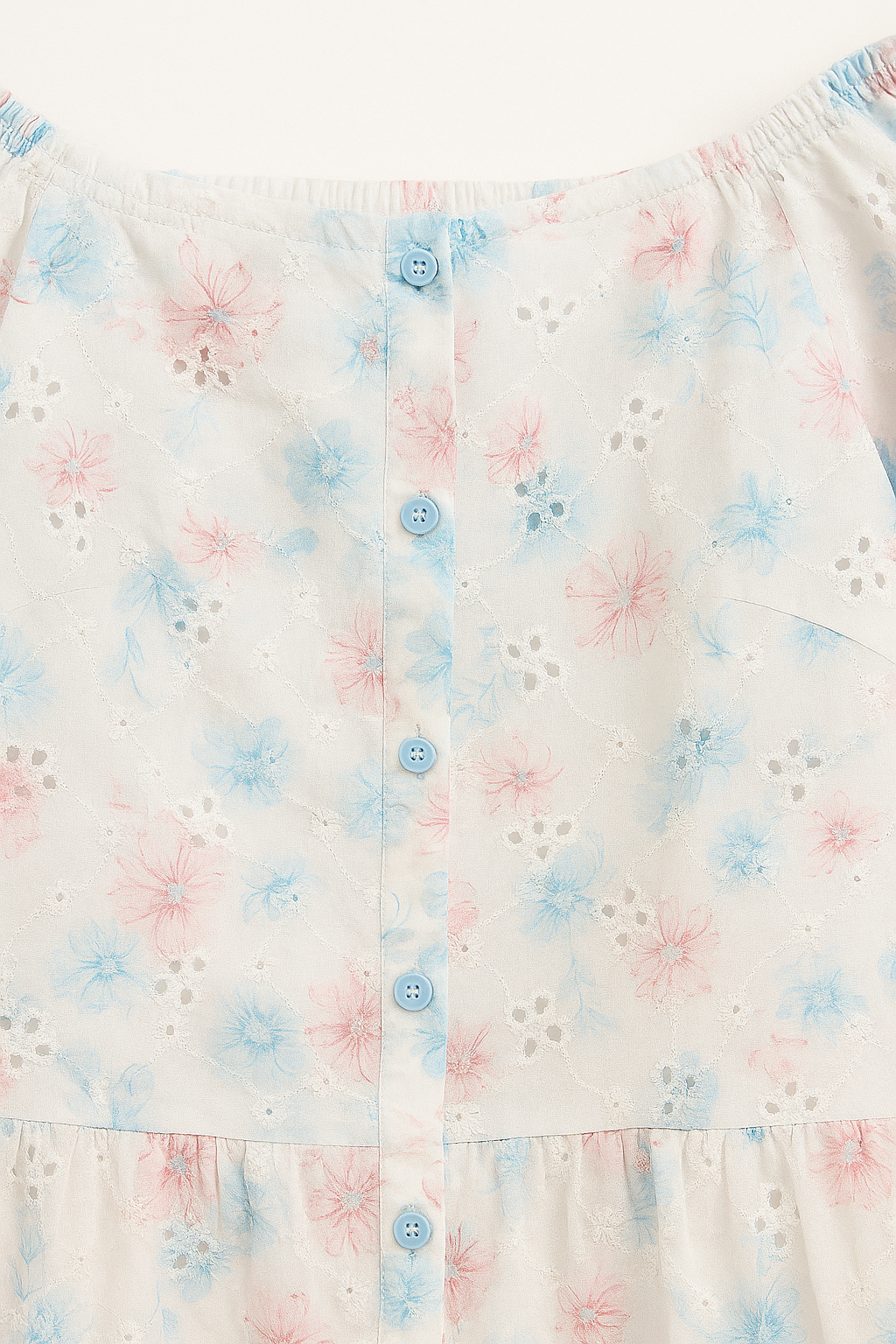 BLUSA DAMA ESCOTE CUADRADO ESTAMPADO DE FLORES CON MANGAS ELASTICAS Y BOTONES