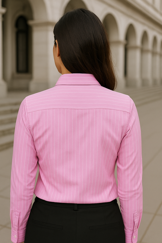 BLUSA ROSA CON LINEAS VERTICALES ABOTONADA MANGA LARGA