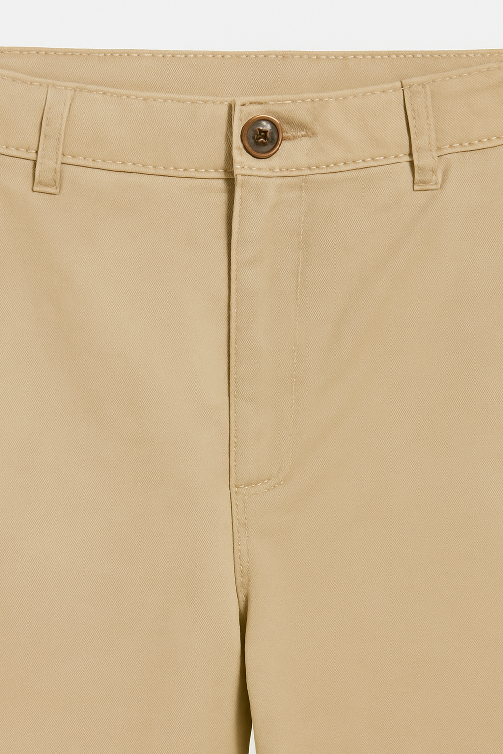 SHORT GABARDINA LLANO CON BOTON CAFÉ Y BOLSILLOS LATERALES Y POSTERIORES