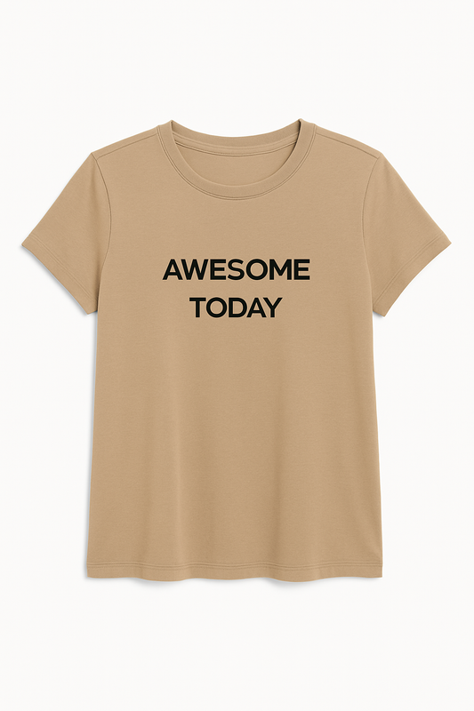 TOP DE CUELLO REDONDO CON MANGAS CORTAS, TEXTURA RIBB Y BORDADO DELANTERO AWESOME TODAY