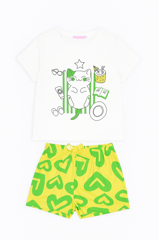 CONJUNTO PIJAMA NIÑA CAMISETA + SHORT ESTAMPADO GATO + CORAZONES