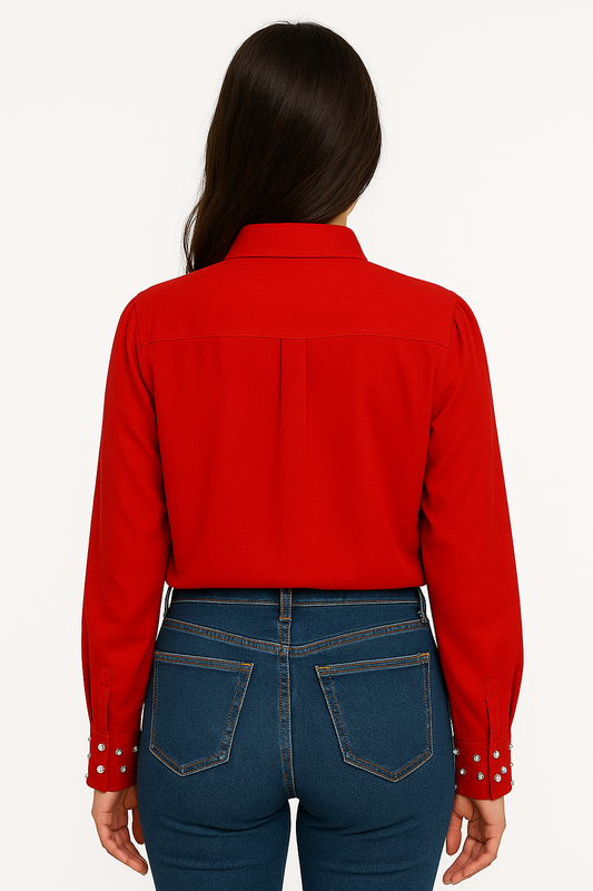 BLUSA DE CUELLO Y MANGAS DE DIAMANTES