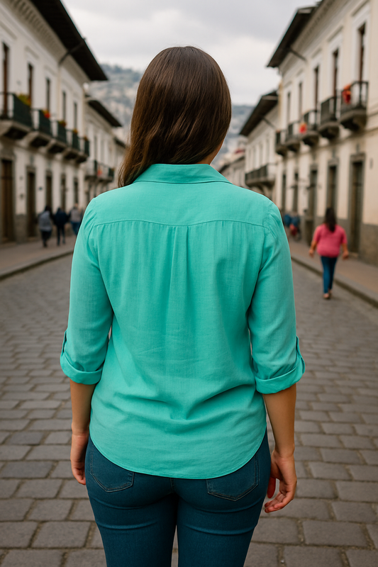 BLUSA OVERSIZE DE MANGA CORTA ABOTONADA DOBLE BOLSILLO EN EL PECHO