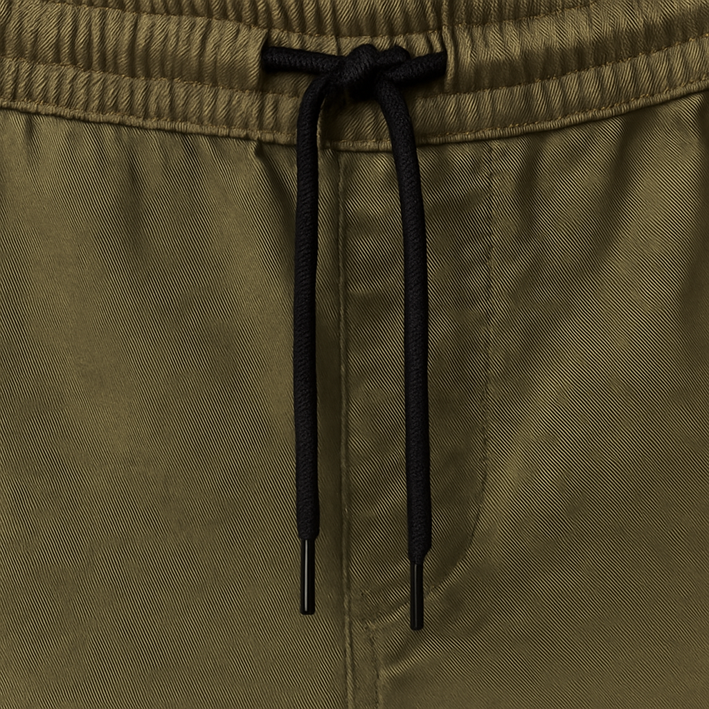 SHORT LLANO CON ELÁSTICO Y CON DOS BOLSILLOS LATERALES Y POSTERIORES