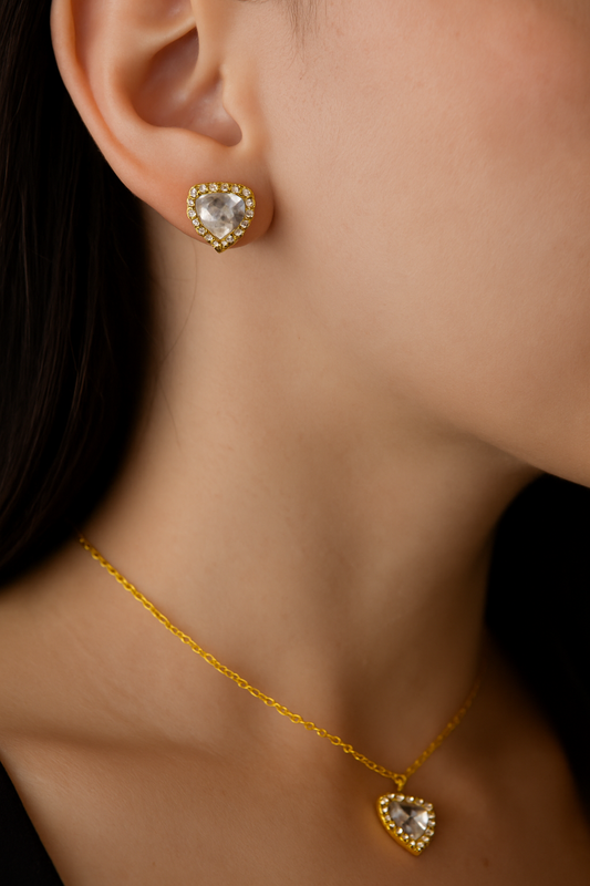 SET DE CORAZÓN BAÑADOS EN DORADO CON DIAMANTES CADENA + ARETES F9874