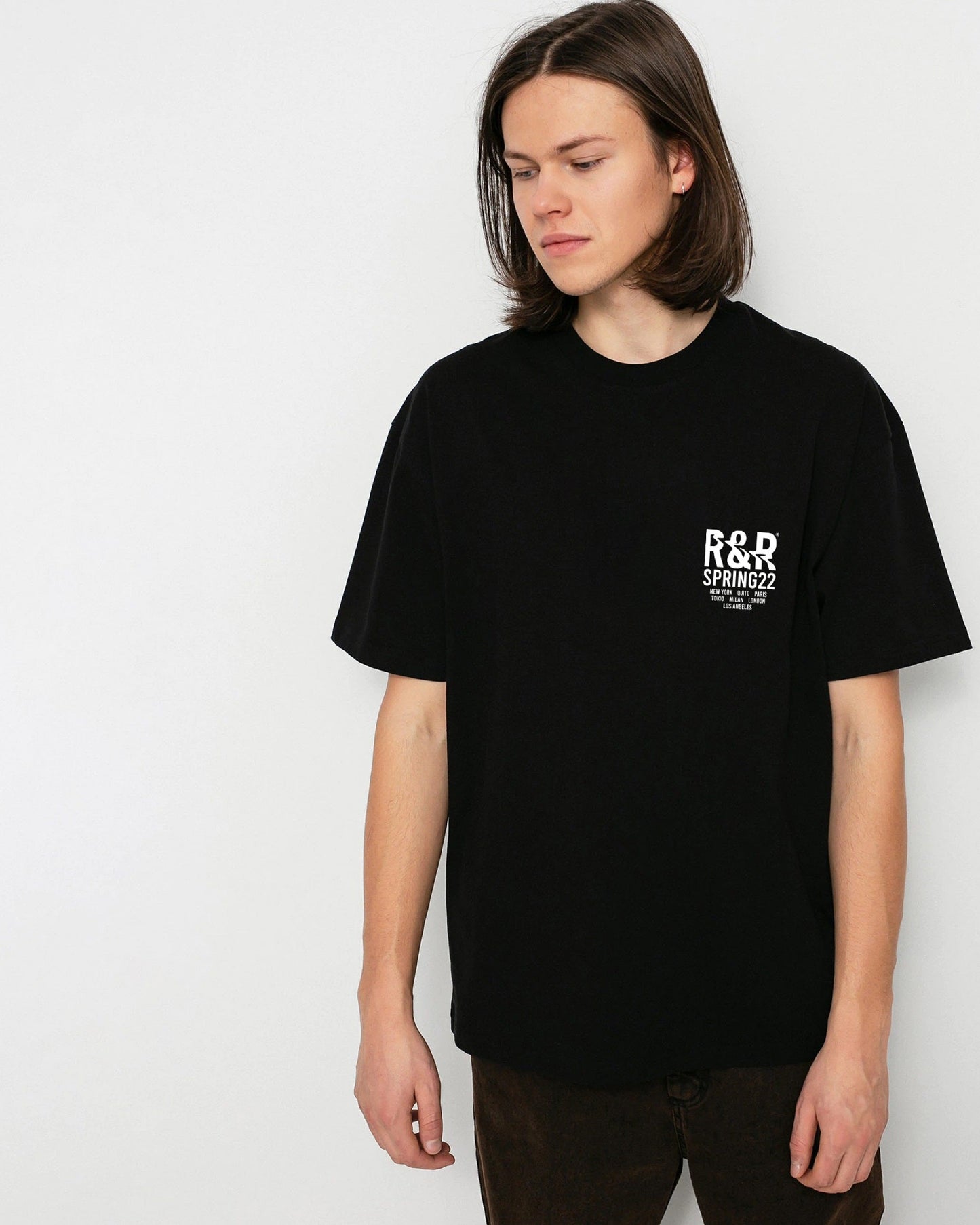 CAMISETA NEGRA R&R FLOREAL