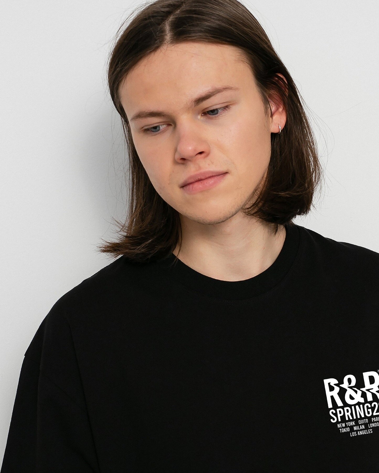 CAMISETA NEGRA R&R FLOREAL