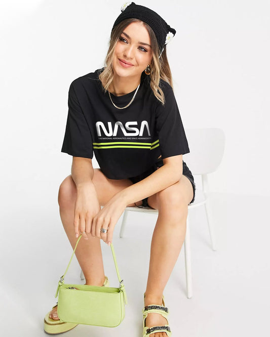 CROP TOP NASA NEGRO