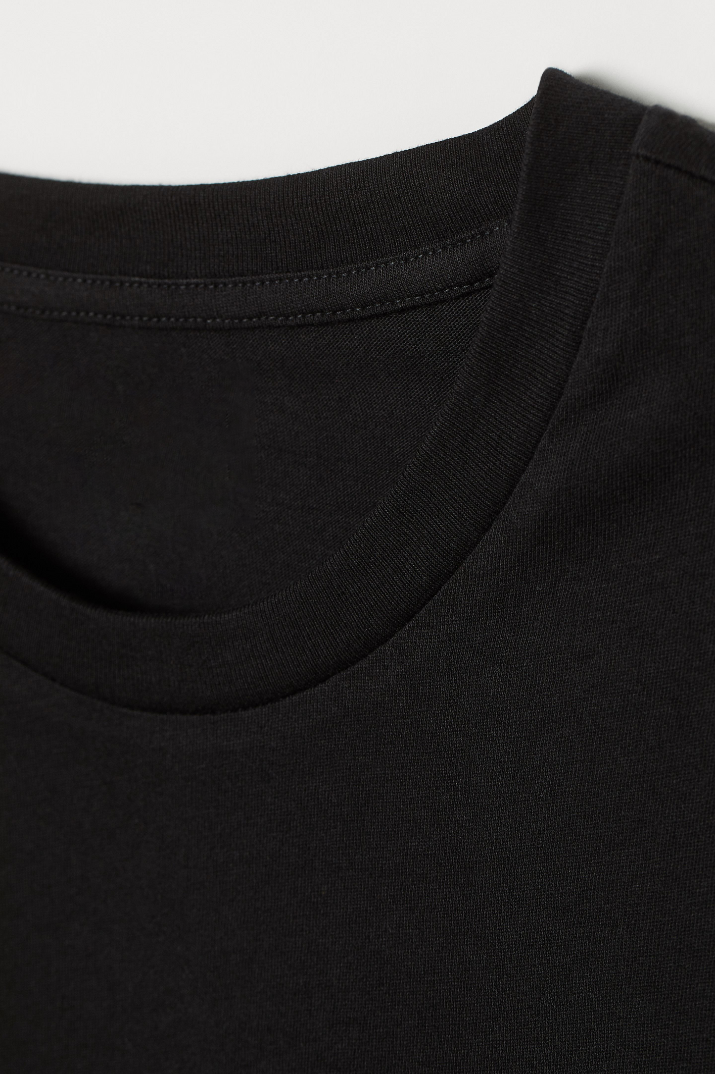 CAMISETA NEGRA