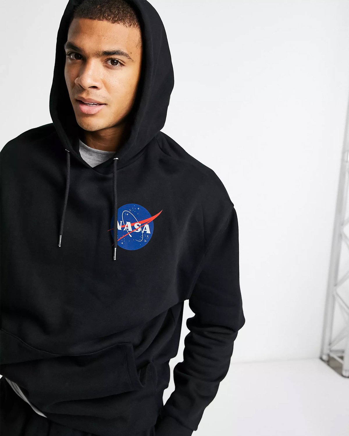 HOODIE NASA NEGRO LOGO AZUL