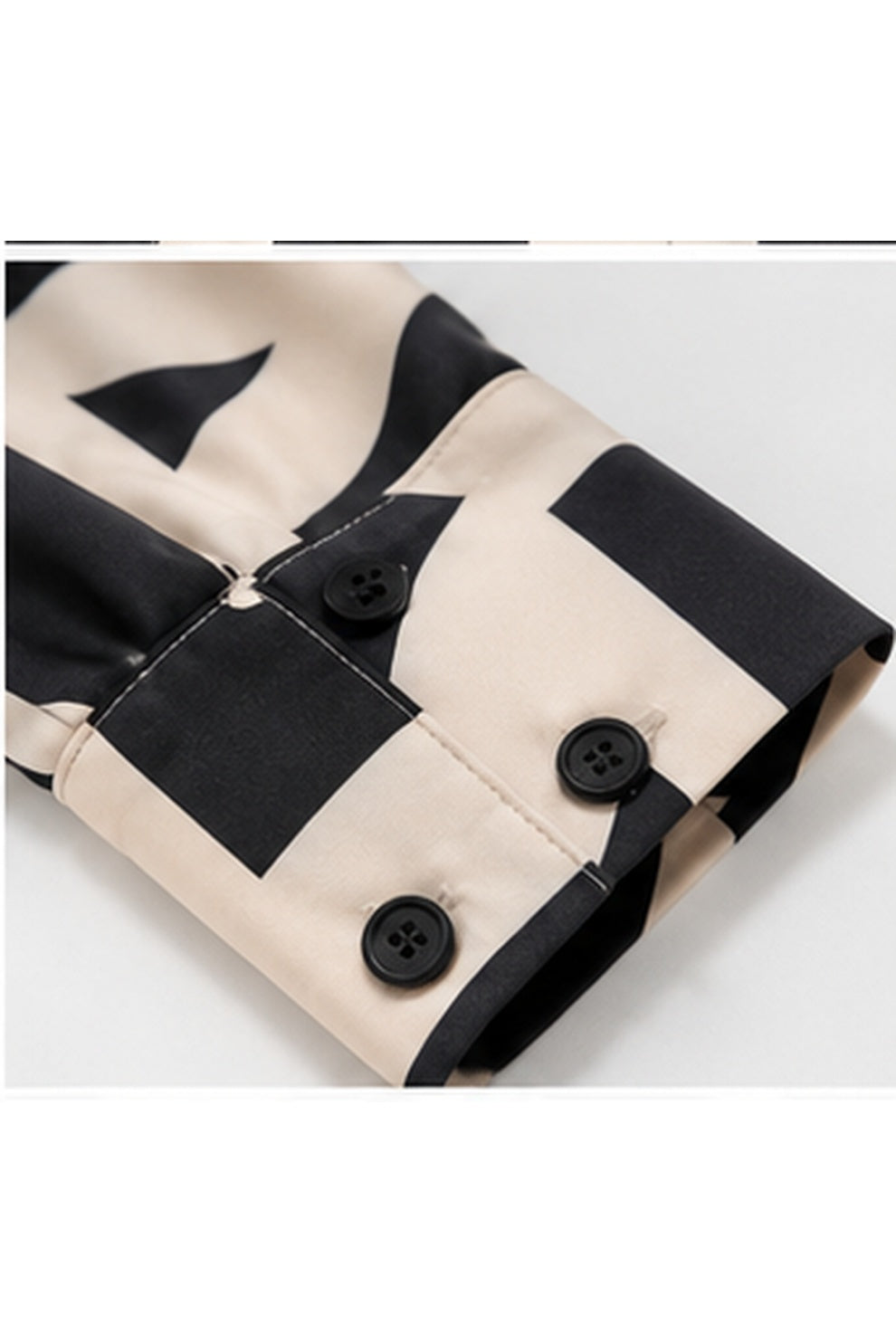 BLUSA CAMISERA ESTAMPADO GEOMETRICO BLACK & BEIGE