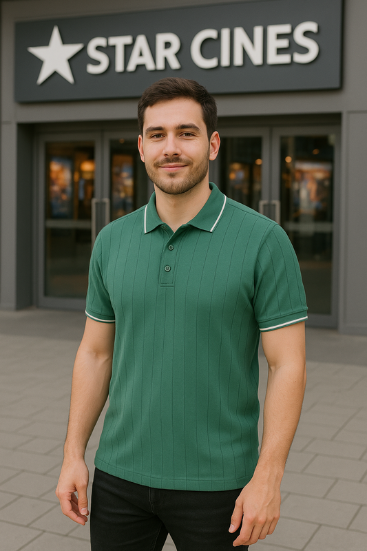 CAMISETA POLO MENTA CON RELIEVE DE LINEAS VERTICALES Y DETALLES BLANCOS EN MANGAS Y CUELLO