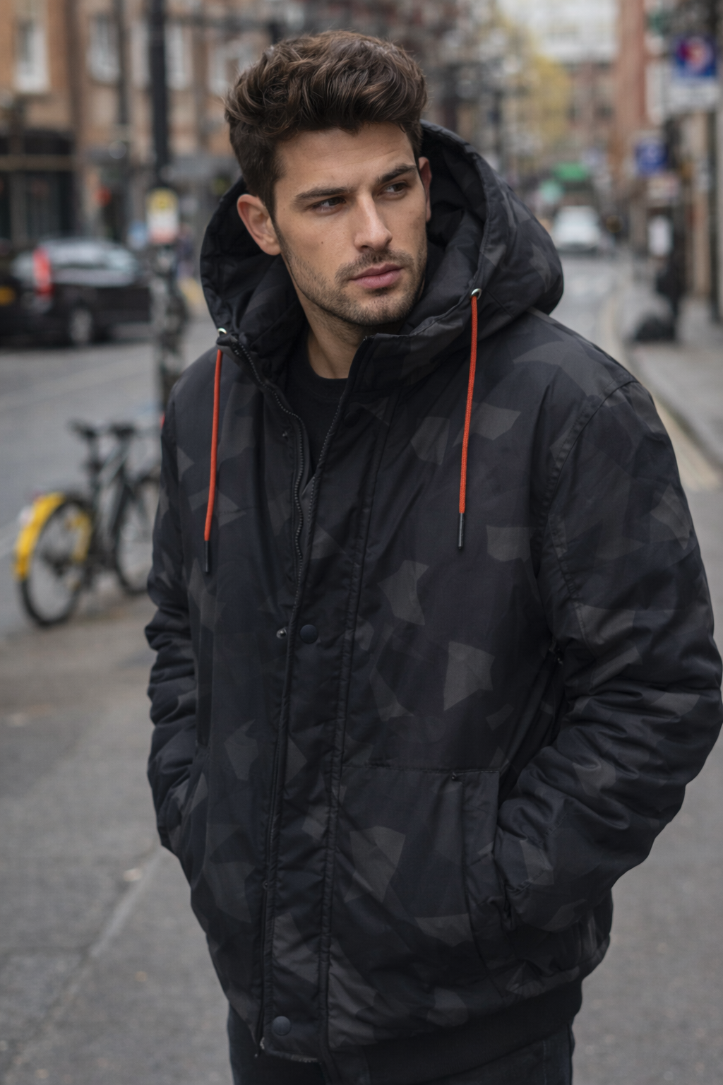 CAQUETA ACOLCHADA CAMUFLAJE CON CAPUCHA