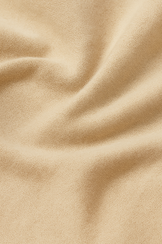 CONJUNTO PIJAMA UNISEX CAMISETA CON ABERTURA DE BOTON AL TONO + SHORT CON BOLSILLOS LATERALES