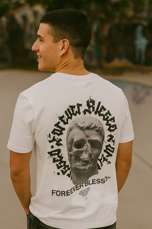 CAMISETA BLANCA HOMBRE CON ESTAMPADO "FOREVER BLESSED" CUELLO REDONDO