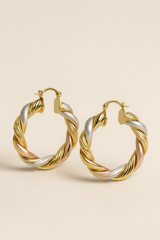 ARETE ARGOLLA BAÑADO EN TONO ORO, BLANCO Y ROSA CON DETALLE TRENZADO F3960