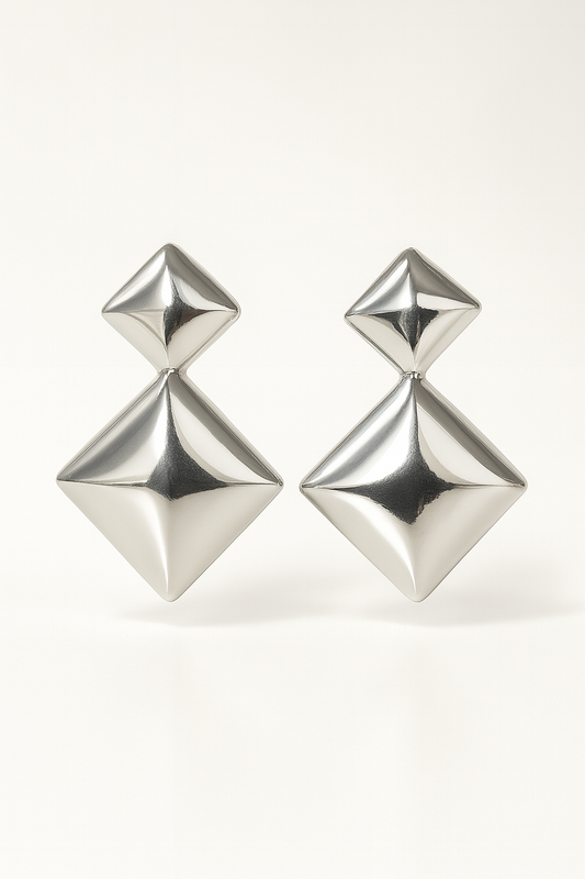 ARETE MINIMALISTA CON FIGURAS CUADRADAS PLATEADAS P9752