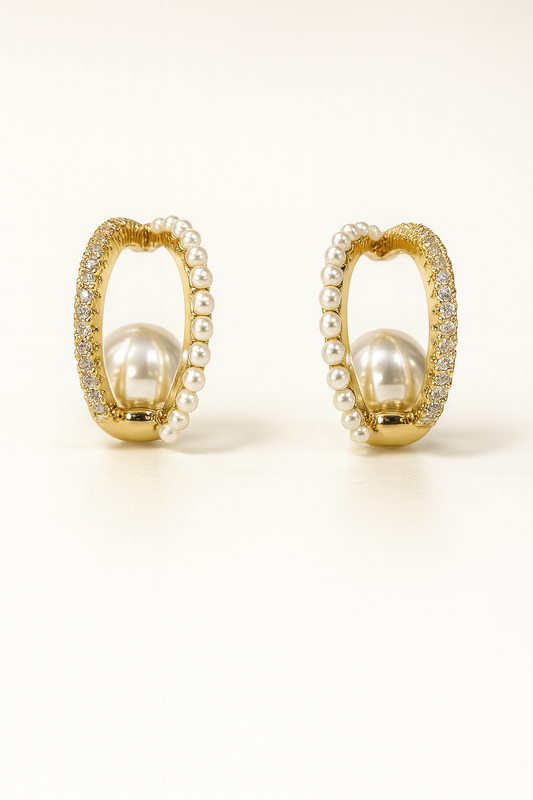 ARETE DORADO OVALADO CON CONTORNO DE PERLAS, BRILLANTES Y PERLA CENTRAL A4554