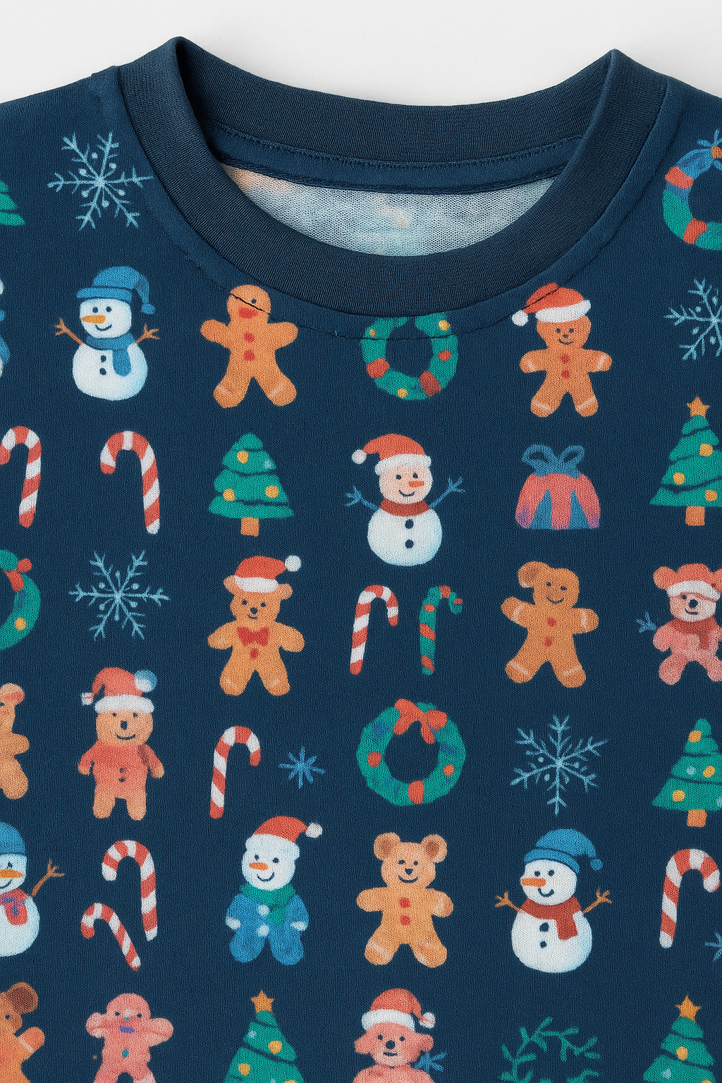 CAMISETA NAVIDEÑA NIÑA ESTAMPADA DE COPOS Y MUÑECOS