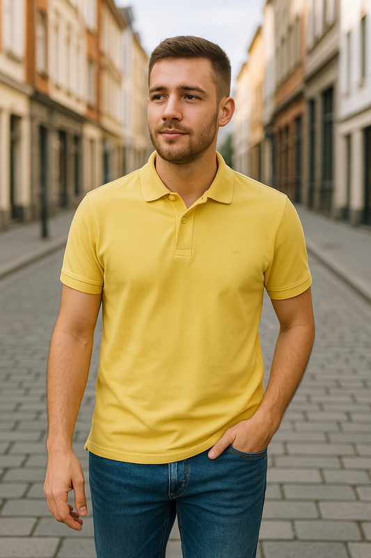 CAMISETA POLO LLANO CON LOGOTIPO EN PECHO ESTIVANELI