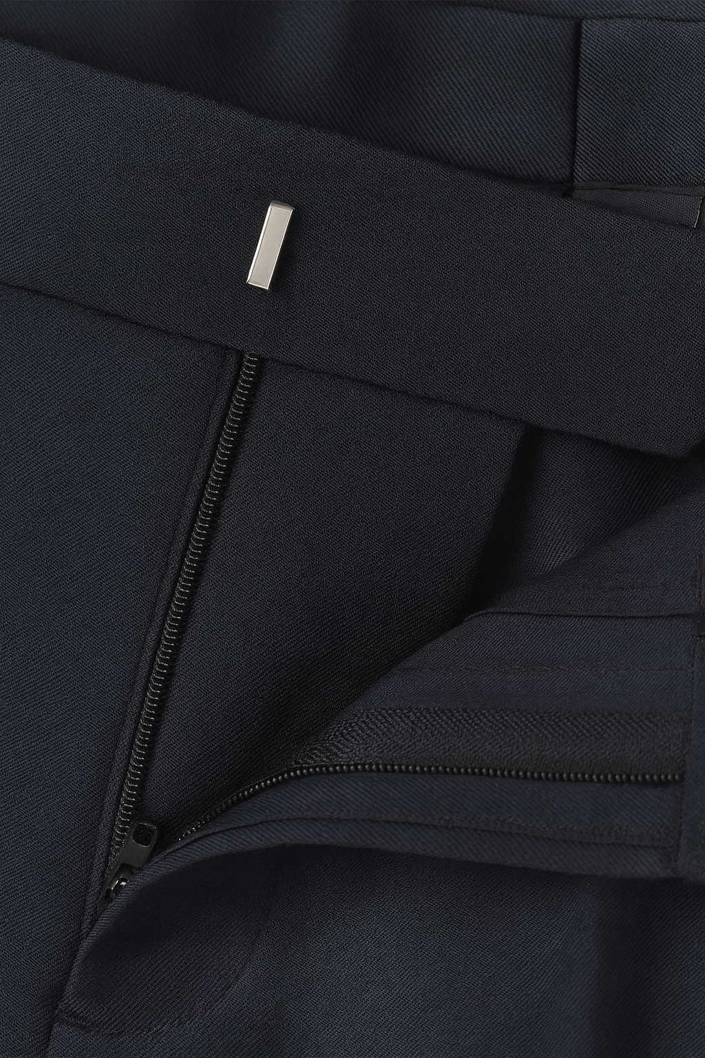 PANTALON DE TELA HOMBRE AZUL MARINO CON BROCHE OCULTO