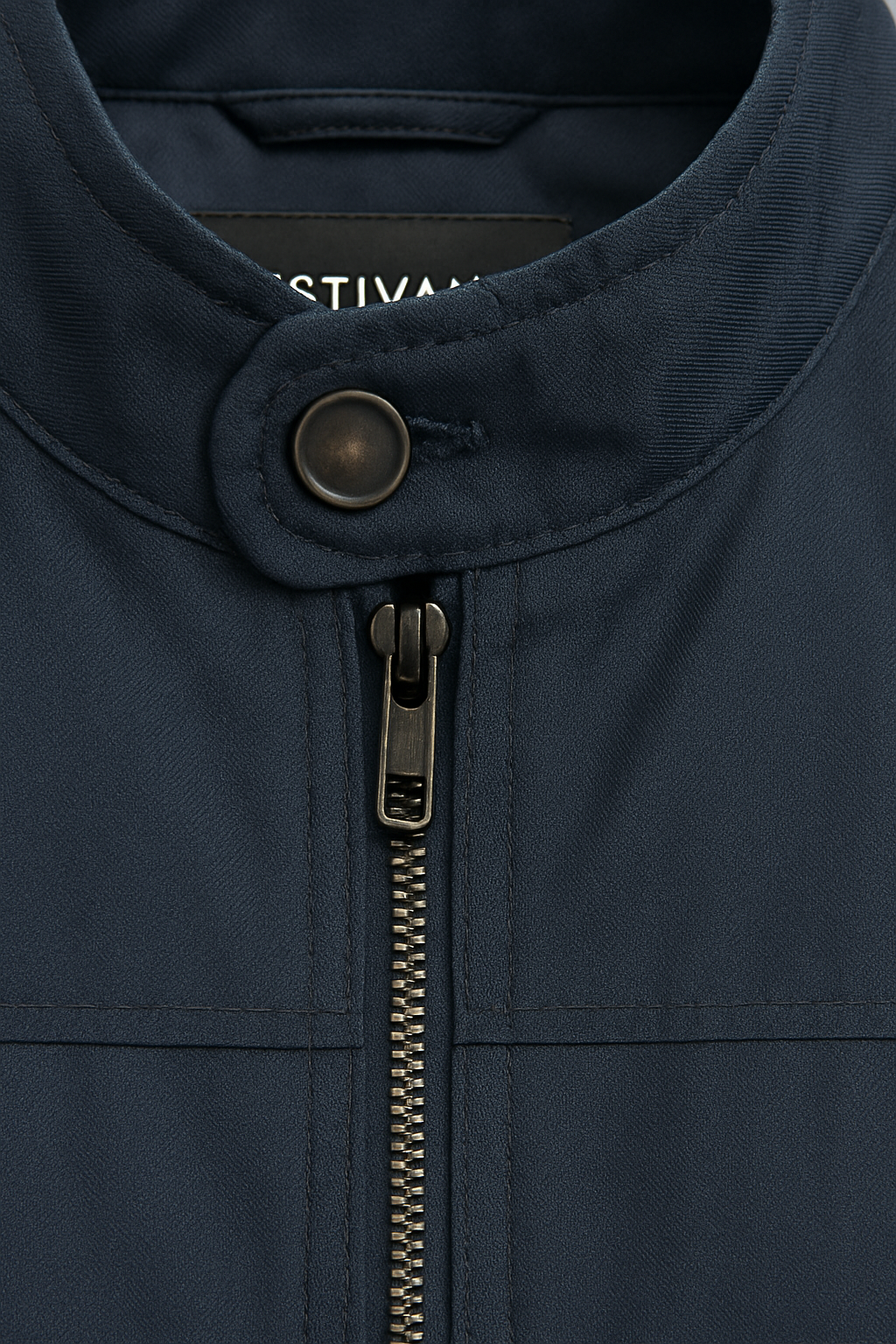 CHAQUETA CASUAL SEMI ACOLCHADA AZUL MARIN CON ABERTURA DE BOTON EN CUELLO Y BOLSILLOS