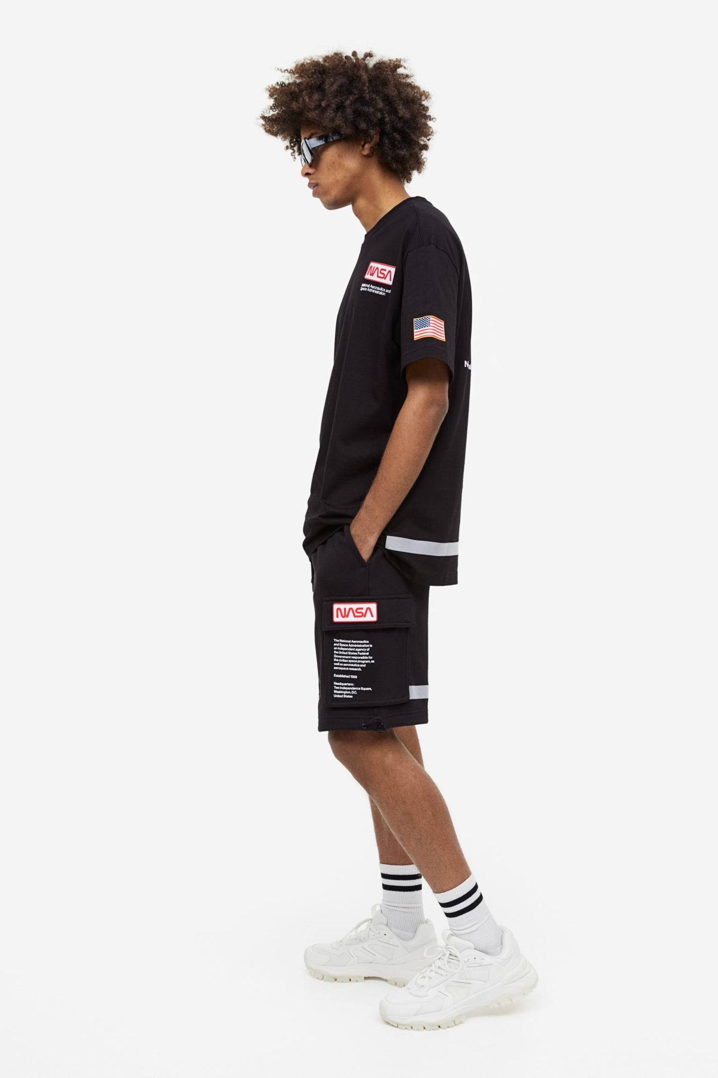 SHORT CARGO NASA NEGRO