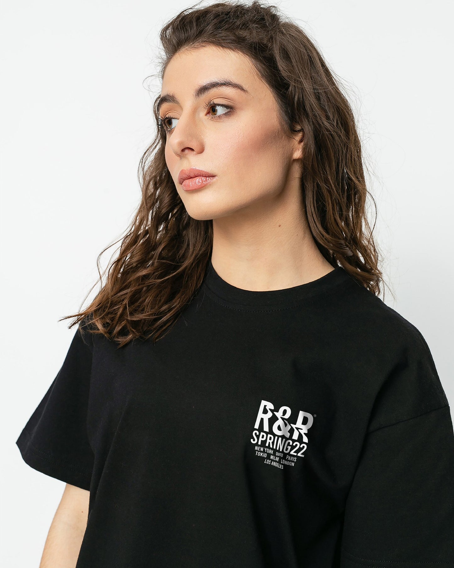 CAMISETA NEGRA R&R FLOREAL