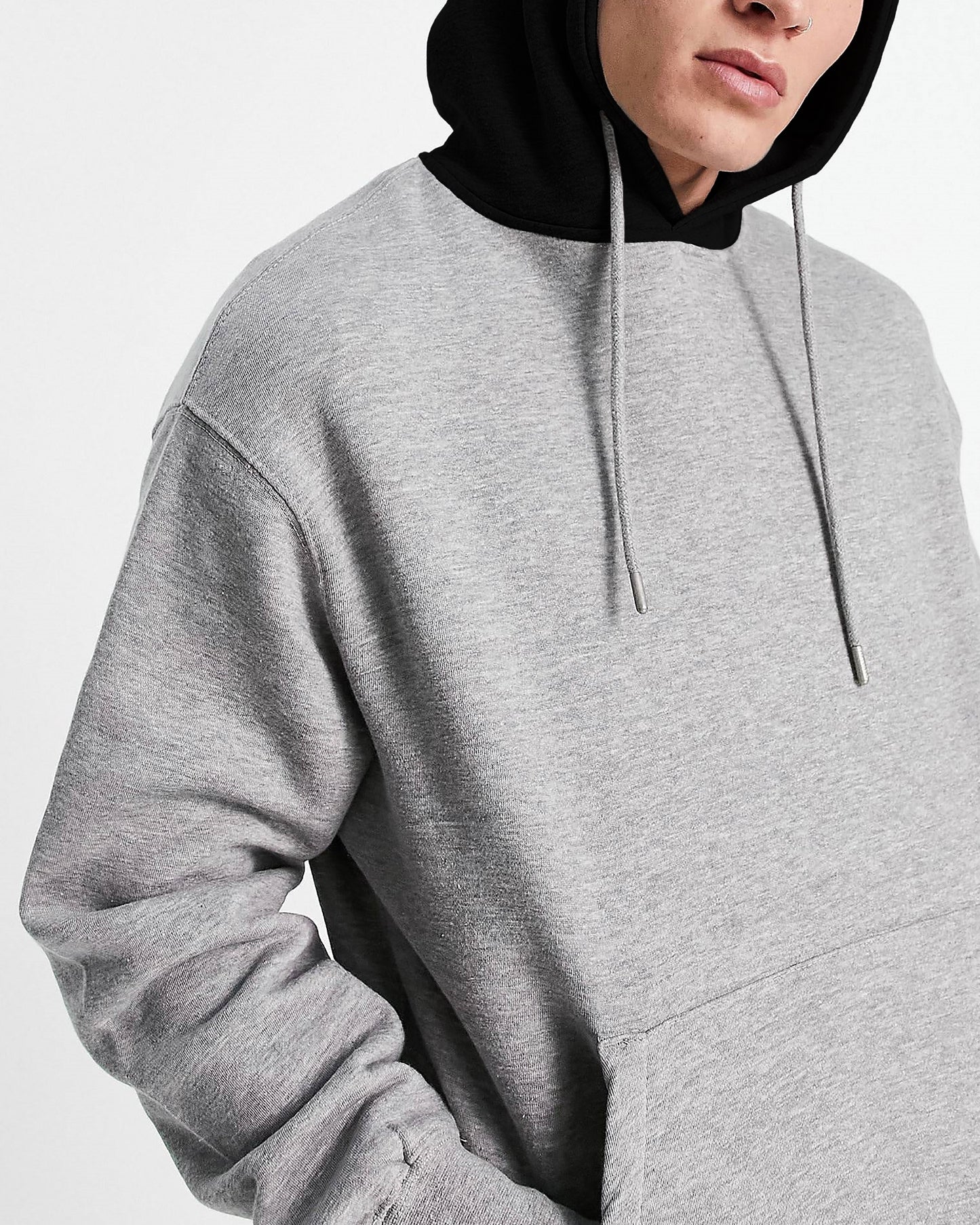 HOODIE GRIS CAPUCHA NEGRA