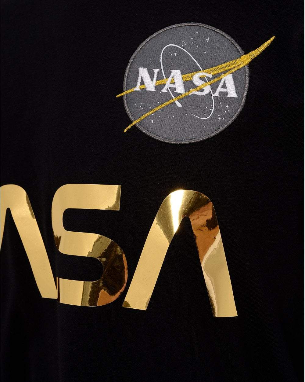 CAMISETA NASA NEGRA GOLD