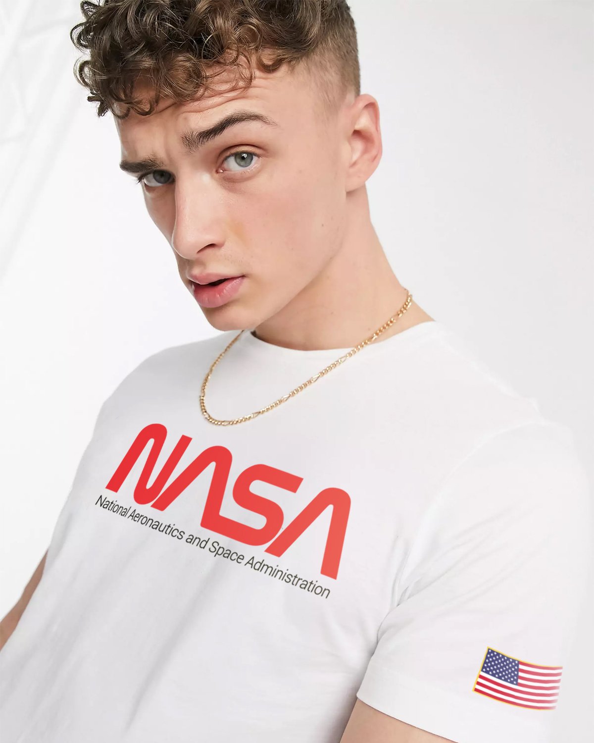 CAMISETA BLANCA NASA LOGO ROJO