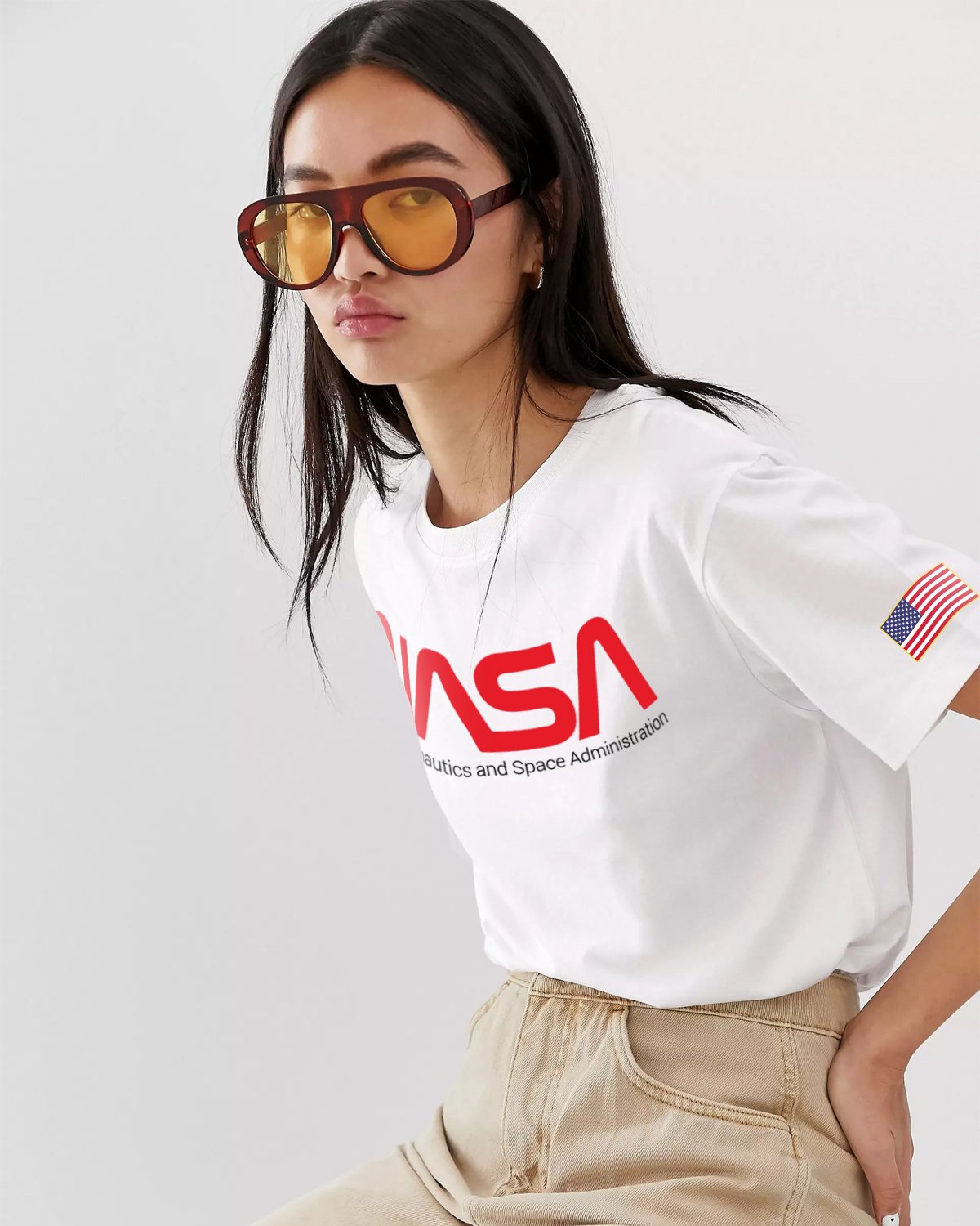 CAMISETA BLANCA NASA LOGO ROJO