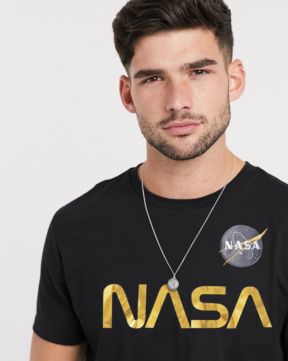 CAMISETA NASA NEGRA GOLD