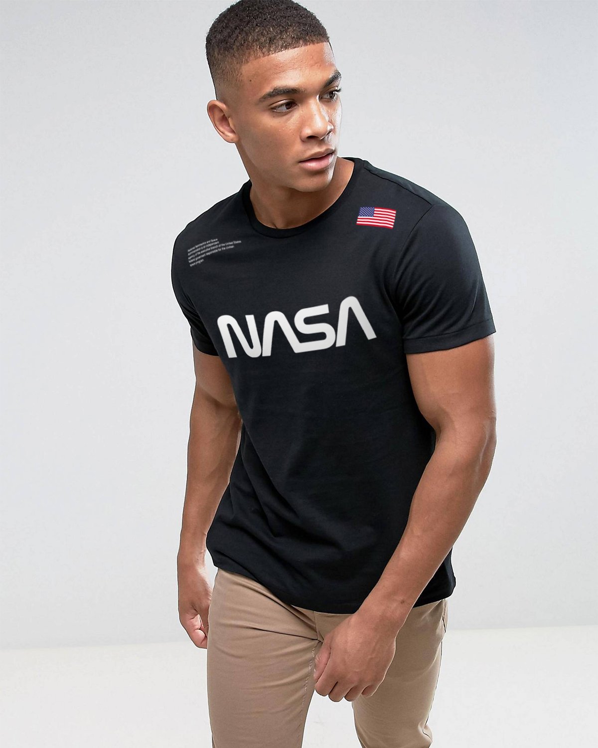 CAMISETA NASA NEGRA TRES LOGOS