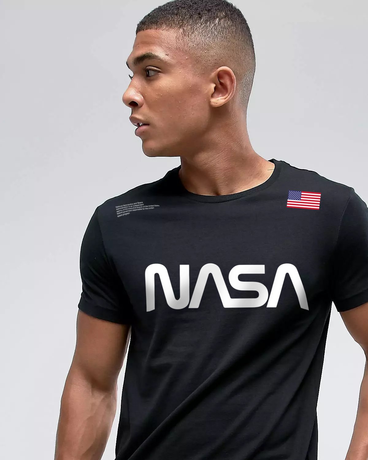 CAMISETA NASA NEGRA TRES LOGOS