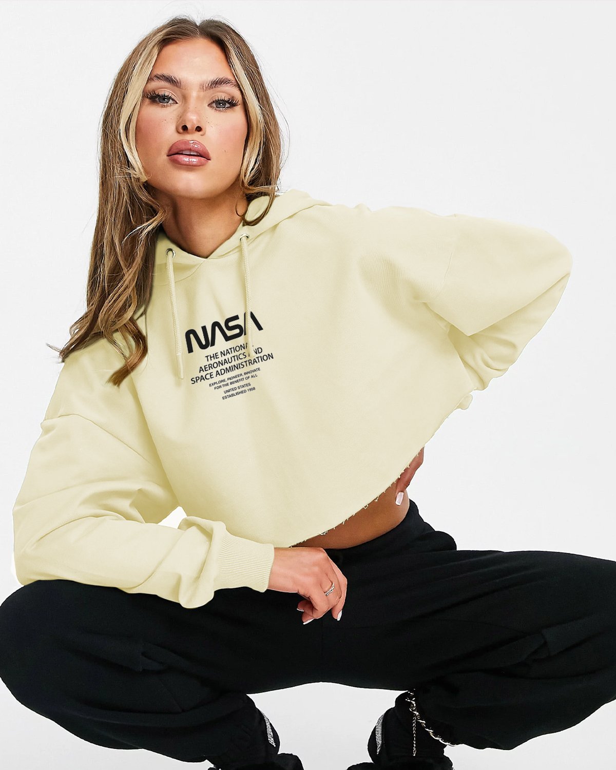 CROP HOODIE NASA CREMA