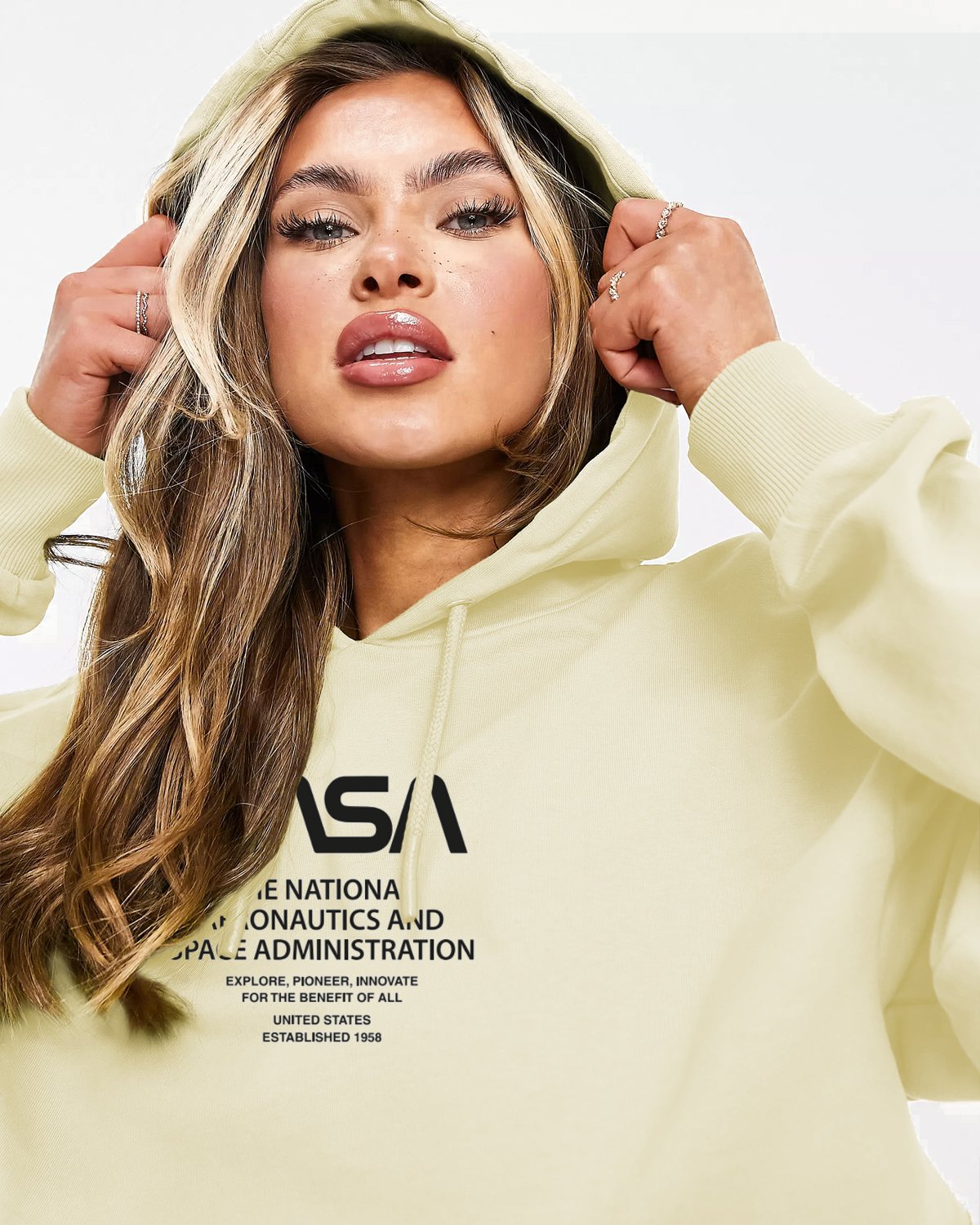 CROP HOODIE NASA CREMA