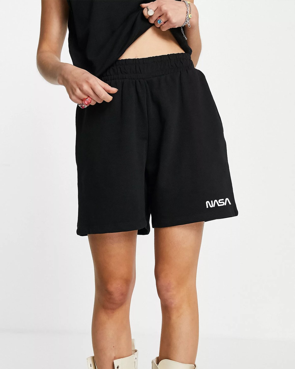 SHORT NASA NEGRO